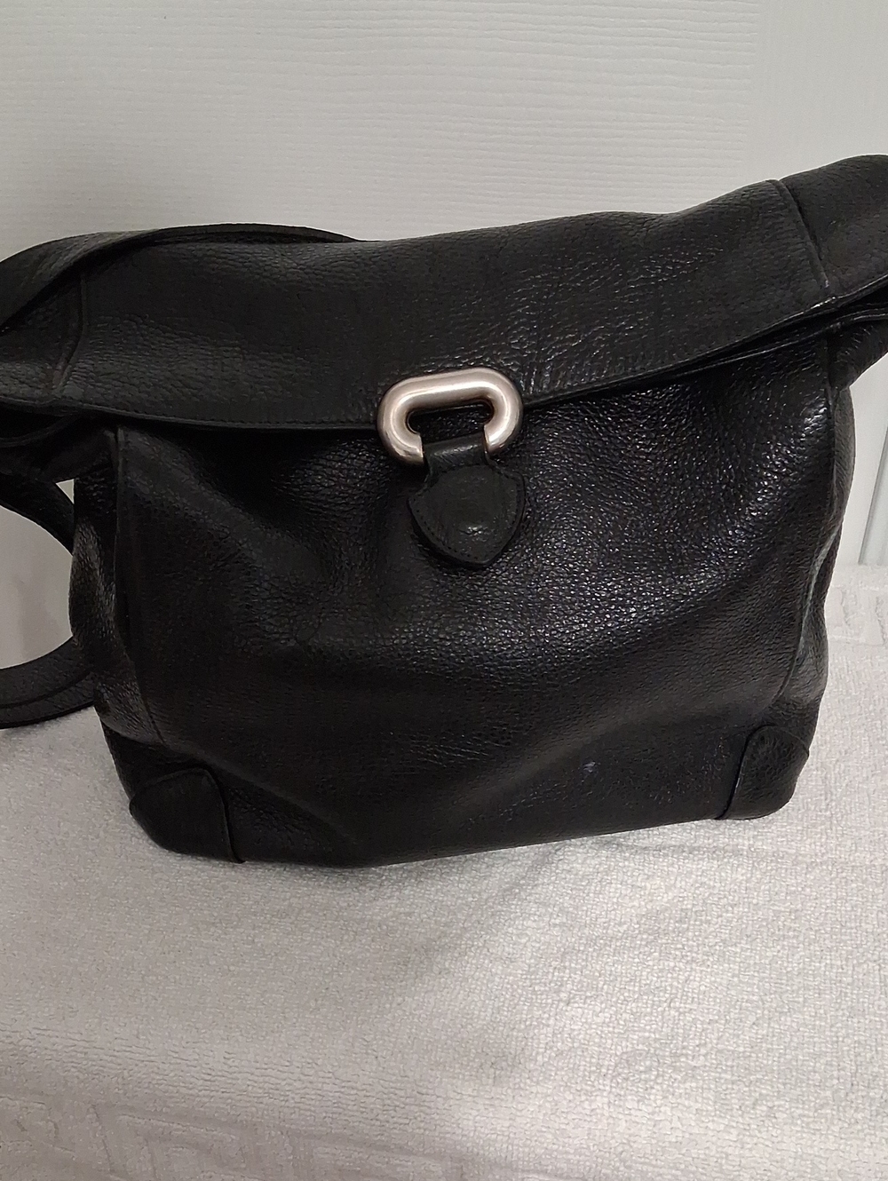 Furla Black Leather Shoulder Bag - Classic Carry